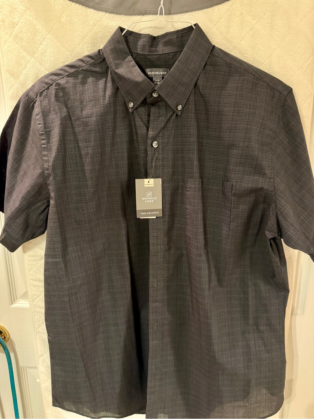 NWT Men’s wrinkle free shirt
